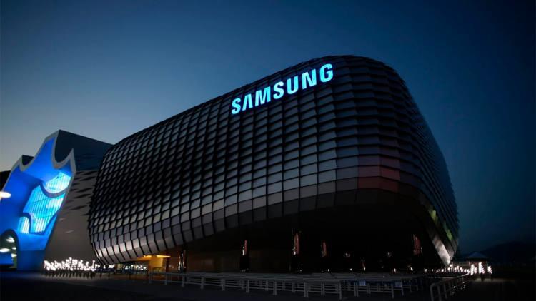 <p><span style="color:#B22222"><strong>2) SAMSUNG</strong></span></p>
