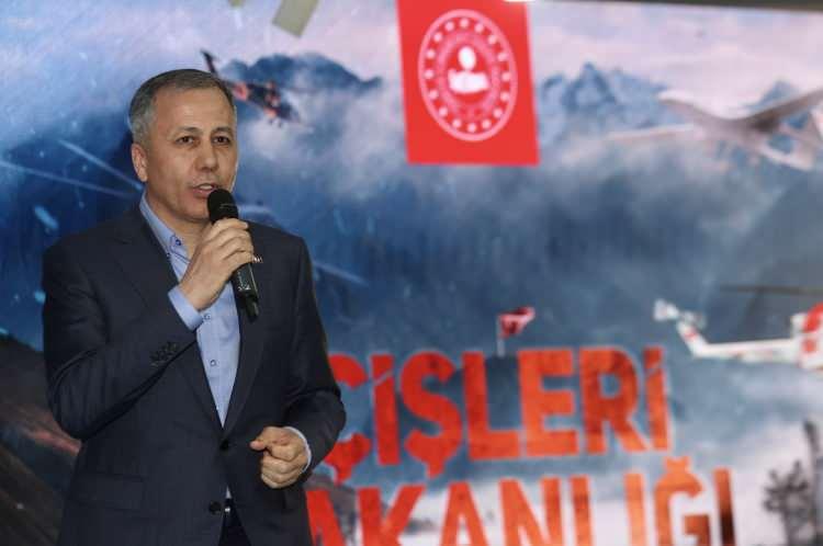 <p>Bakan Yerlikaya’ya İçişleri Bakan yardımcısı Mehmet Sağlam, AK Parti İstanbul Milletvekili Cüneyt Yüksel ve AK Parti Esenyurt Belediye Başkan adayı Hamit Öncü eşlik etti.</p>
