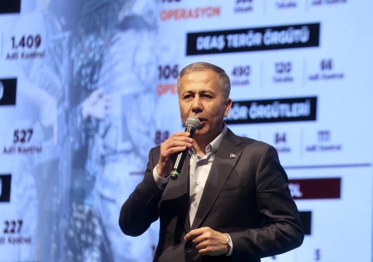 <p>Mahkeme de gelin bu şekilde diyor. Toplamda da T&uuml;rkiye&rsquo;de 92 milyar liralık mal varlığına MASAK raporundan sonra mahkeme el koydu. Bu ara&ccedil;ları biz kimden aldık? 421 organize su&ccedil; &ouml;rg&uuml;t&uuml;n&uuml;n taşınır taşınmaz mal varlığı hakkında İstanbul Emniyetimiz savcılığa, savcılıkta ilgili mahkemeye m&uuml;racaat etti. Mahkeme de dedi ki biz bu m&uuml;racaatı yerinde g&ouml;rd&uuml;k.</p>
