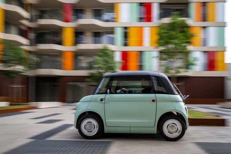 <p><strong>75 KM MENZİL |</strong></p>
<p> </p>
<p>Fiat Topolino, yüzde 100 elektrikli <strong>6 kW (8,2 HP) </strong>gücündeki motordan güç alıyor. </p>