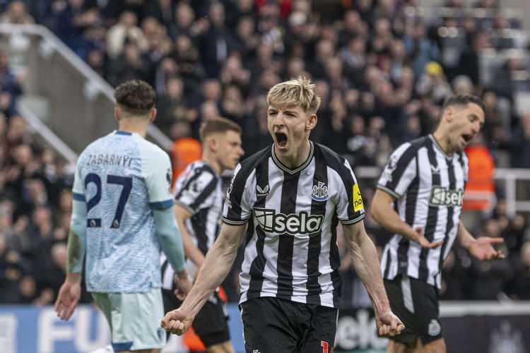 <p>17- Newcastle United - İngiltere Premier Lig<br />
<br />
<br />
* Futbolculara ödediği maaş: 215 Milyon euro</p>
