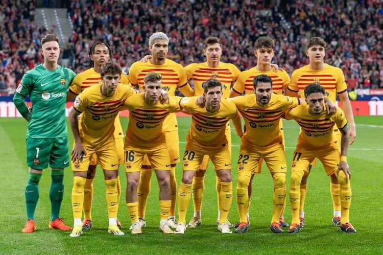 <p>1- Barcelona - İspanya La Liga<br />
<br />
<br />
* Futbolculara ödediği maaş: 639 Milyon euro</p>