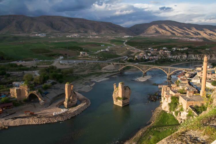 <p><span style="color:#FF0000"><em><strong>BATMAN</strong></em></span></p>
<p>Hasankeyf</p>