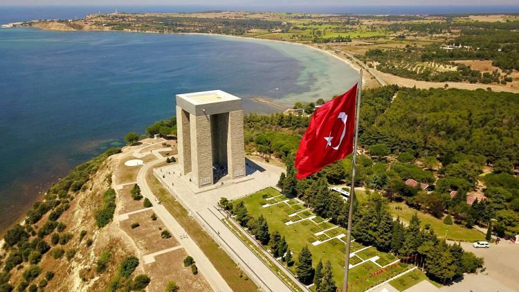 <p><span style="color:#800000"><em><strong>ÇANAKKALE</strong></em></span><br />
<br />
Gelibolu Şehitliği</p>