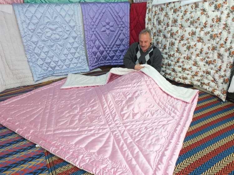 <p><span style="color:#000000"><em><strong>KİLİS</strong></em></span><br />
<br />
Kilis Yorganları</p>