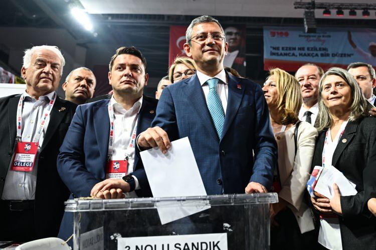 <p>CHP Genel Başkanı Özgür Özel ise oyunu kendi seçim bölgesi olan Manisa'da kullanacak.</p>
