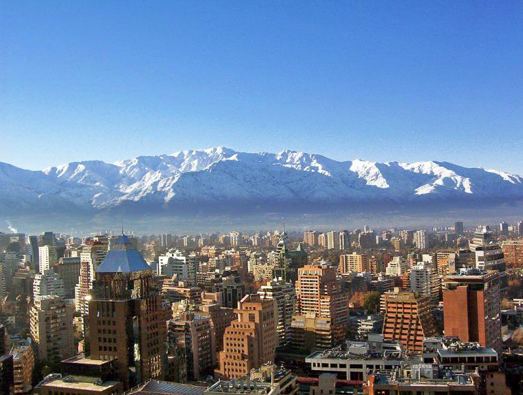 <p><strong>8. Santiago, Şili</strong></p>
<p>Şili'nin muhteşem manzaralarının ortasında yer alan Santiago, dünyanın en sıkıcı şehirleri listesinde kendisine yer buluyor.</p>