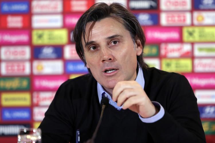 <p><strong>MONTELLA İKİNCİ YENİLGİSİNİ ALDI </strong><br />
<br />
Teknik Direktör Vincenzo Montella yönetimindeki Türkiye, altıncı maçına Avusturya karşısında çıktı. Montella yönetiminde ilk maçında EURO 2024 Elemeleri D Grubu’nda Hırvatistan karşısında çıkan kırmızı-beyazlılar, sahadan 1-0 galip ayrılmıştı.</p>
