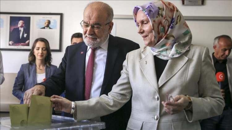 <p>Saadet Partisi Genel Başkanı Temel Karamollaoğlu &Ccedil;ankaya Lisesi'nde.</p>
