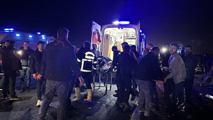 <p>&Ccedil;evredekilerin ihbarı &uuml;zerine b&ouml;lgeye 112 Acil Servis, polis, jandarma ve itfaiye ekipleri sevk edildi.</p>
