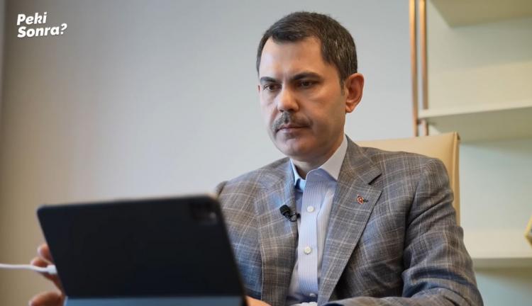 <p><strong>"BABAMLA GURUR DUYUYORUM"</strong></p>

<p><span style="color:#B22222"><em><strong>"Babama şunu söylemiyorum galiba. Seçim sürecinde ben okuluma devam ediyorum. Yanında olamadım uzun süre. Baba, seninle gurur duyuyorum açıkçası. Yani bunu çok söyleyemiyorum biliyorum ama babamla gurur duyuyorum. Çok büyük bir başarı gerçekten. İstanbul, Türkiye'nin baş tacı. Bunu yönetmek çok zor bir şey. Babam bunun şimdi adaylarından bir tanesi ve gerçekten çok büyük bir başarı. Babamla çok gurur duyuyorum."</strong></em></span></p>
