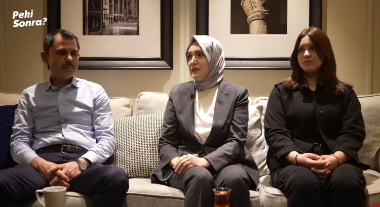 <p><strong>Devlet okulunda okuduğunu ve okulunu çok sevdiğini belirten Zeynep Kurum, kendisini tanıyan çoğu kişinin Murat Kurum'un kızı olduğunu bilmediğini söyledi.</strong></p>
