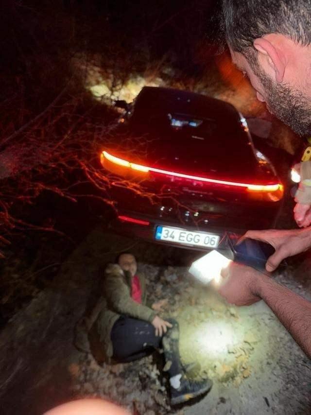 <p>Tok’un geçtiğimiz haftalarda daha yüksek bedelle ev kiraladığına dair haberlerin çıkmasına rağmen şimdi de kayıt olmadan otellerde kalmaya çalışma çabası sosyal medyada, <strong>“İade korkusu yüzünden izini kaybettirmeye çalışıyor”</strong> şeklinde yorumlandı. </p>