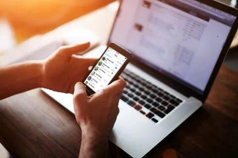 <p>Cihazın fabrika ayarlarına sıfırlayın ve g&uuml;venilir bir antivir&uuml;s yazılımı kullanın. İyi bir g&uuml;venlik programı, cihazı tarayarak zararlı yazılımlara karşı sıkı bir koruma sağlar.</p>

<p>&nbsp;</p>
