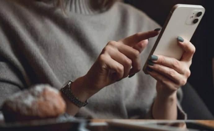 <p>Halen i&ccedil;inizde kuşku varsa telefonu yetkili bir servise g&ouml;t&uuml;rerek kontrol ettirin.</p>
