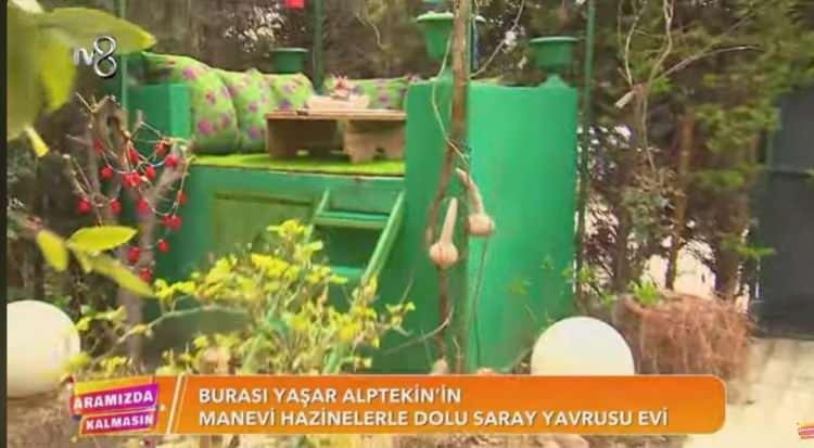 <p>4 katlı evin bahçesi de bir hayli büyük. "Keyif köşesi" dediği evinin bahçesini de gösteren Alptekin bahçesinin altına ise torununa evcilik odası yapmış.</p>

<p> </p>

