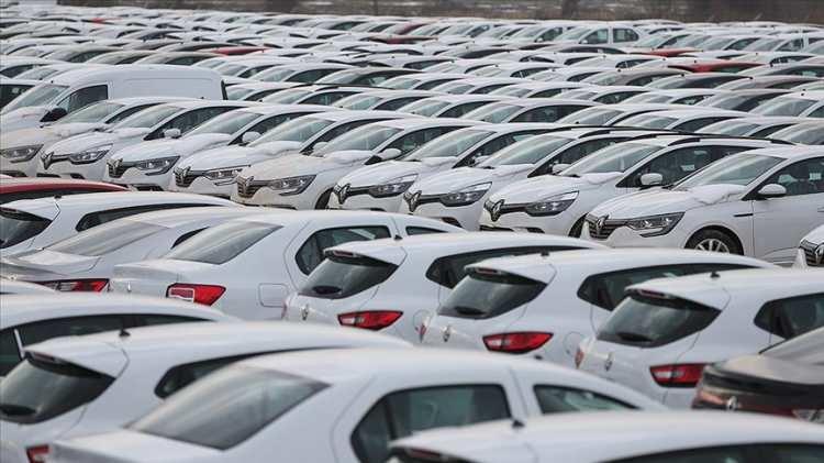 <p>Listenin 6'ncı sırasında yer alan Hyundai'de geçen yıla göre büyük değişim olmadı. Şirket üç ayda 12 bin 959 araç sattı.</p>

<p> </p>
