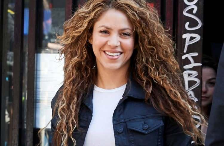 <p>Latin müziğinin popüler isimlerinden dünyaca ünlü şarkıcı Shakira geçtiğimiz günlerde New York metrosunda görüntülendi.</p>
