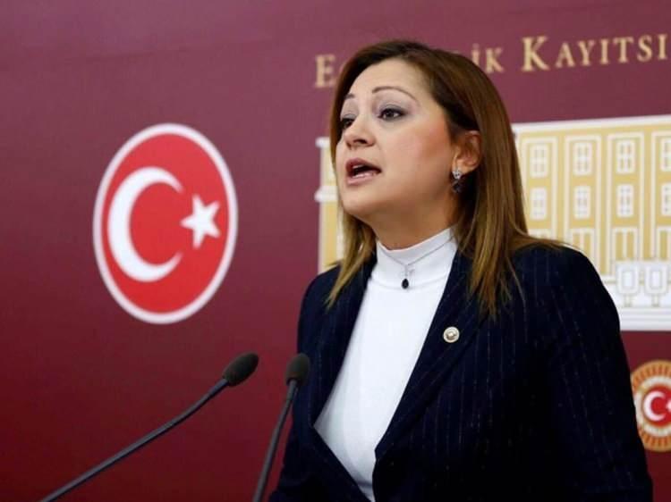 <p>CHP'de Grup Başkanvekili ve Afyonkarahisar Milletvekili Burcu Köksal Afyonkarahisar Belediye Başkanlığı için aday olmuştu.</p>

