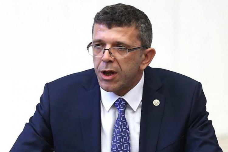 <p>Denizli Milletvekili Yasin Öztürk Denizli Büyükşehir Belediye Başkan adayı olmuştu. </p>