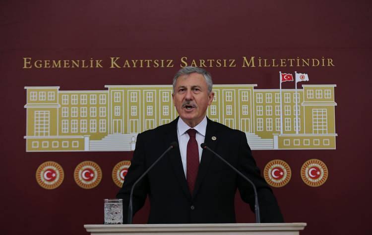 <p>Grup Başkanı ve Muğla Milletvekili Selçuk Özdağ Gelecek Partisi Manisa Büyükşehir Belediye Başkan adayı olmuştu. </p>
