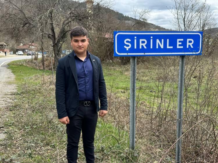 <p>‘BİZ BAŞARACAĞINA İNANIYORUZ’</p>
<p>Köylülerden Şaban Ünal (60) ise, <strong>“Köyümüzde genç bir muhtarımızın kazanması bizleri çok sevindirdi. Biz muhtarımızın başarılı ve köyümüze faydalı olacağını düşünüyoruz. Genç muhtarı duyanlar bize, ‘en genç muhtarı seçtiniz’ diye güzel tepkiler verdi. Biz bu durumdan çok mutluyuz” </strong>diye konuştu. </p>
