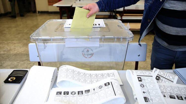 <p>31 Mart seçimlerinin kesin olmayan sonuçlarına göre, AK Parti ile MHP’nin ayrı aday çıkararak kaybettiği 4 ildeki aldıkları toplam oy, rakip adayların aldıkları oydan fazla.</p>

<p> </p>
