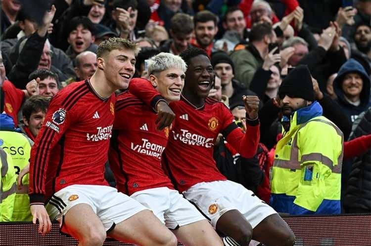 <p>* Manchester United - 734 milyon euro<br />
<br />
* İngiltere Premier Lig</p>
