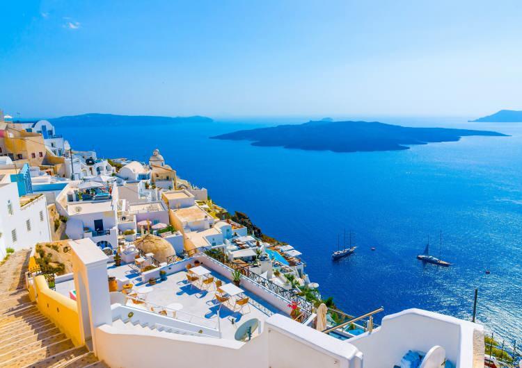 <p>Türkiye kıyılarına yakın 10 Yunan adasında Türk vatandaşları için hızlı vize uygulaması başlatılmasının ardından 7 günlük turist vizesi de dikkat çekti.</p>
