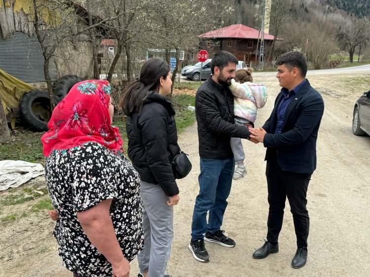 <p>İnşallah bunları hayata geçireceğiz. Seçimden önce benim 20 yaşında olduğumu duyanlar çok şaşırıyorlardı. Bana, ‘yaşın küçük sana oy vermezler’ demişlerdi. Şimdi çok şaşırıyorlar ve ‘genç dinamik muhtarımız’ diyerek, benim çalışma azmimi daha artırıyorlar” </p>