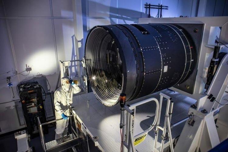 <p>United Press International'ın (UPI) haberine göre, ABD Enerji Bakanlığı Bilim Ofisi öncülüğünde tasarlanan, 3 bin 200 megapiksel Miras Uzay ve Zaman Araştırması (LSST) Kamerası ile henüz görülemeyen ve sadece teoride yer alan karanlık madde ve karanlık enerjinin araştırılması hedefleniyor.</p>
