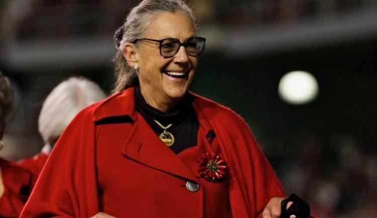 <p><strong>2- ALİCE WALTON</strong></p>
<p><strong>Walmart'ın kurucusu Sam Walton'un tek kızı olan Alice Walton'un servetinin 72,3 milyar dolar olduğu söyleniyor.</strong></p>
<p> </p>
<p> </p>