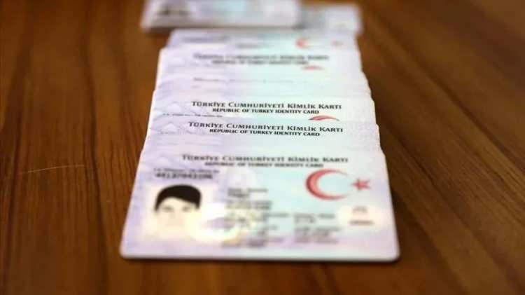 <p>Ehliyet yenileme işlemi için gerekli belgeler:</p>
<p>-Kimlik kartı veya pasaport</p>
<p>-Güncel biyometrik fotoğraf</p>
