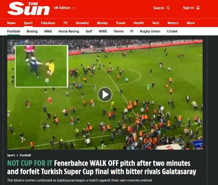 <p>The Sun: (İngiltere)<br />
<br />
"Fenerbahçeli futbolcular protesto amacıyla sahayı terk etti. Bu hareket Türkiye Futbol Federasyonu'nu protesto amaçlıydı."</p>
