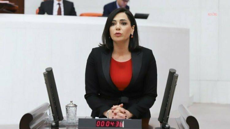 <p>24, 25, 26 ve 27. Dönemde Tekirdağ Milletvekili seçildi. 3 Dönem CHP Parti Meclisi üyeliği yaptı. CHP Kadın ve Çocuk Hakları İzleme ve İnceleme Komisyonu Başkanlığı yapan Yüceer, bu görevi süresince başta Çocuk Ceza İnfaz Kurumları ve Kadın cezaevleri olmak üzere Türkiye'deki birçok cezaevini ziyaret etti. Bunun yanı sıra Kadın konukevleri ve Çocuk sevgi evlerini ziyaret ederek bu konuda çalışmalarda bulundu. Türkiye genelinde AMATEM ve ÇEMATEM'leri ziyaret ederek Madde bağımlılığı ile mücadele ve çocuk haklarına ilişkin çalışmalar yaptı. TBMM Sağlık, Aile, Çalışma ve Sosyal İşler Komisyonu üyeliği yaptı.</p>
<p>Orta düzeyde İngilizce bilen Yüceer, evli ve 2 çocuk annesidir.</p>
<p> </p>