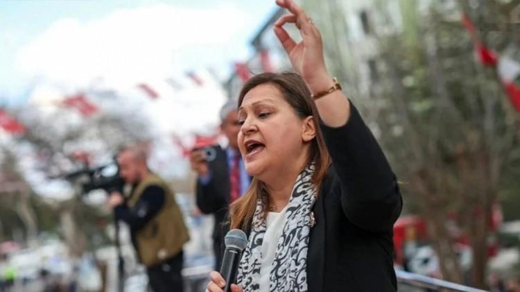 <p><strong>SİYASİ KARİYERİ</strong></p>
<p>Atatürkçü Düşünce Derneği başta olmak üzere çeşitli sivil toplum örgütlerine üye olan Köksal, 2007 yılında Cumhuriyet Halk Partisi (CHP) Afyonkarahisar İl Kadın Kolları Başkanlığı yaptı.</p>
<p>Haziran 2015 ve Kasım 2015 Türkiye genel seçimleri'nde CHP Afyonkarahisar milletvekili olarak meclise girdi.</p>
<p>2018 Türkiye genel seçimleri öncesinde 14 CHP'li milletvekili ile mecliste grup kurabilmesi için İYİ Parti'ye geçti.</p>
<p> </p>
