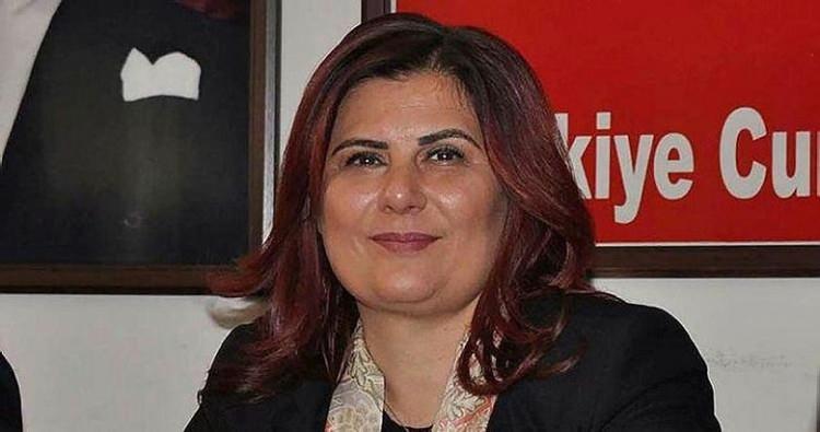 <p>1988 senesinde buradaki eğitimini bitirdikten sonra Sultanhisar'da Jantsa'da çalışmaya başladı. Buranın CEO'su Ercan Çerçioğlu ile evlendi. </p>
<p> </p>