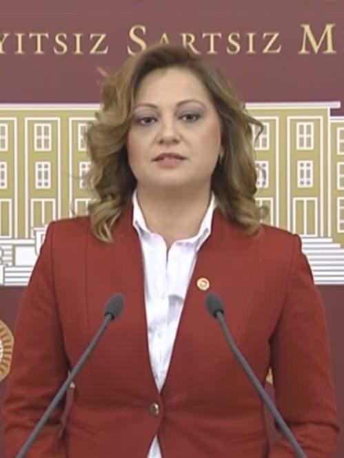 <p>Afyonkarahisar'da CHP'nin adayı Burcu Köksal kazandı. </p>
<p>Köksal, seçim sürecinde DEM Partiye yönelik söylemleri ile parti içi ve parti dışında çok konuşulan isimlerden biri olmuştu.</p>