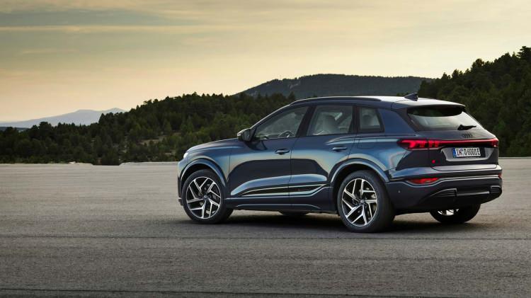 <p><span style="color:#B22222"><strong>İŞTE AUDİ Q6 E-TRON'UN DİĞER GÖRÜNTÜLERİ</strong></span></p>
