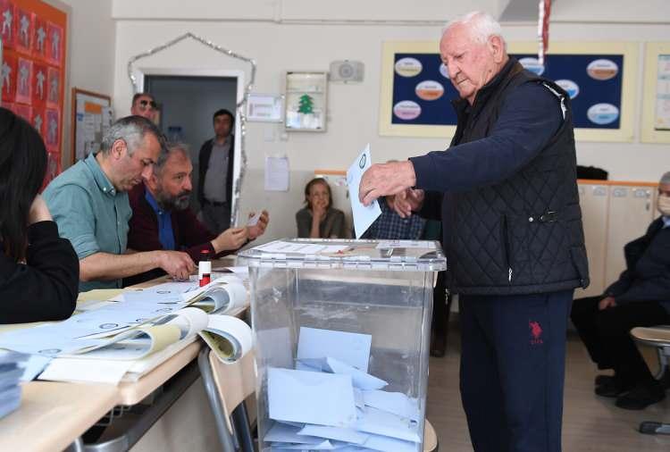 <p>Sonuçların Türkiye ve Türk milleti hakkında hayırlı olması temennisinde bulunan Gültepe, şunları kaydetti:</p>
<p>"Sandıktan çıkan mesajın en iyi şekilde okunup, ekonomimizi güçlendirecek adımların atılacağına inanıyoruz. İhracat Türkiye ekonomisi için lokomotif rolü üstleniyor. </p>