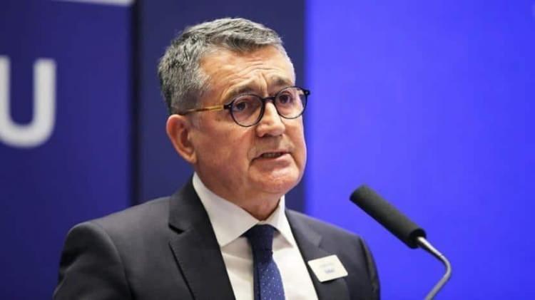 <p>TÜSİAD'ın seçim açıklaması şöyle:</p>

<p>"Demokrasinin temel unsurlarından yerel yönetim seçimlerini geride bıraktık. Görevlerine başlayacak belediye başkanlarımızı ve yerel yöneticilerimizi kutluyoruz.</p>

<p> </p>
