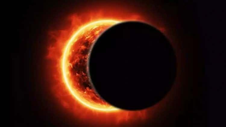 <p><strong>HERKES TEDİRGİN</strong></p>

<p><strong>S&ouml;z konusu sahneyi CERN'de g&uuml;neş tutulması sırasında yapılacak deneyle &ouml;zdeşleştiren b&uuml;y&uuml;k bir kesim de oldu. Son g&uuml;nlerde yaşanan bir&ccedil;ok olayın dizide işlenmiş olması sonrası CERN'deki deney, herkesi tedirgin etmiş durumda.</strong></p>
