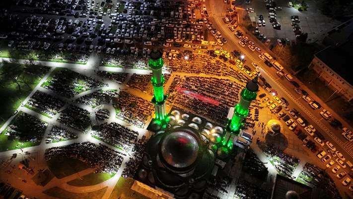 <p><strong>KAYSERİ</strong></p>
<p>Kayseri'de Kadir Gecesi dolayısıyla Ahmet Ayşe İnci Cami'nde program düzenlendi.</p>