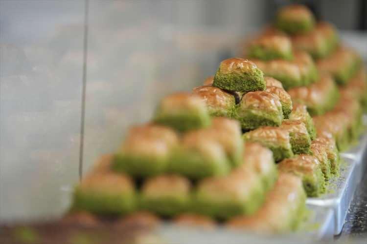 <p>Kendine has içerik ve üretim yöntemiyle Türk baklavasının tarifi TSE standardında şöyle yer alıyor:</p>
<p> </p>