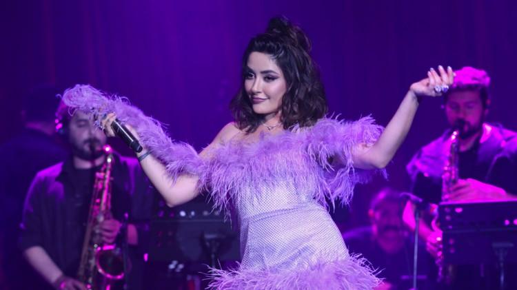 <p><strong>MELEK MOSSO</strong></p>

<p>Kıbrıs</p>

<p><span style="color:#4B0082"><em>5 MİLYON TL</em></span></p>
