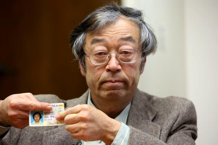 <p>2014’te muhabirler, Dorian Nakamoto adlı bir Japon’un bu kişi olduğunu sanıp peşinden koşturdu, fakat daha sonra bunun yanlış bir tercümeden kaynaklandığı anlaşıldı.</p>

<p> </p>

<p>Nakamoto olduğundan şüphelenilen başka kişiler de vardı.</p>

<p> </p>

<p>Fakat Satoshi Nakamoto olduğunu iddia eden tek bir kişi ortaya çıktı: Avustralyalı bilgisayar bilimcisi Craig Wright.</p>
