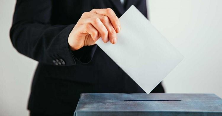 <p>Seçimi 403 oy farkla kaybeden CHP'li Kesimoğlu, Merkez İlçe Seçim Kurulu'na oyların yeniden sayılması için başvurdu.</p>
