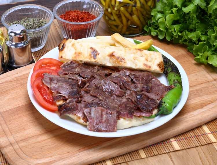 <p>Üçüncü sırada da yeniden Türkiye'den döner kebap var.</p>
