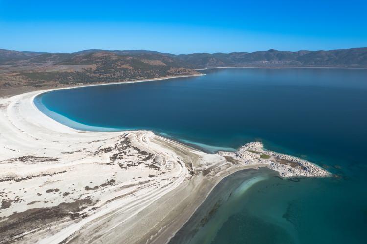 <p>Dikkat çeken ve yerli yabancı turistlerin odak noktası olan bir adres Salda Gölü.</p>
