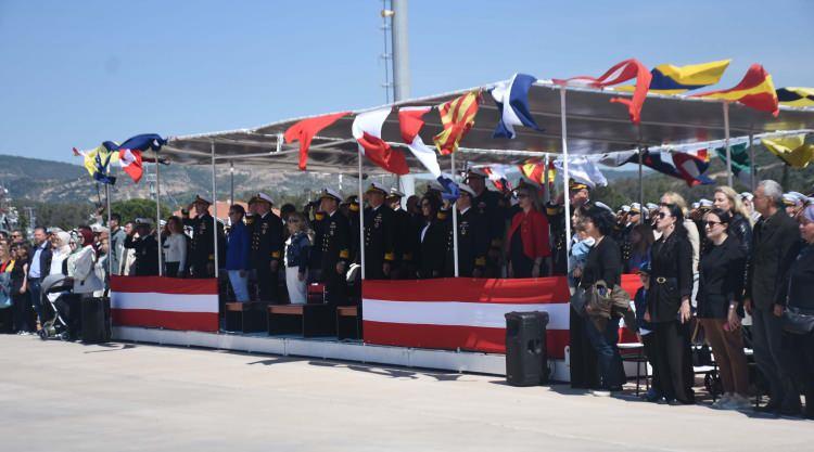 <p>TCG Kınalıada'nın ilk durağı Suudi Arabistan'ın Cidde kenti olacak. Daha sonra sırasıyla Cibuti, Somali, Maldivler, Bangladeş, Malezya, Endonezya, Tayland, Çin Halk Cumhuriyeti, Güney Kore ve Japonya'nın Kushimoto, Tokyo ve Hiroşima kentlerini ziyaret edecek. </p>